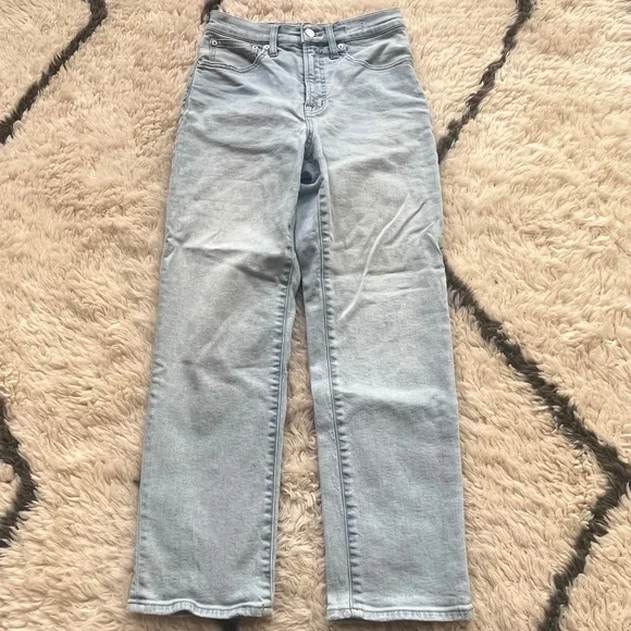 Madewell High-Rise Vintage Straight Jeans – Light Wash – Petite 26 - Picture 2 of 7